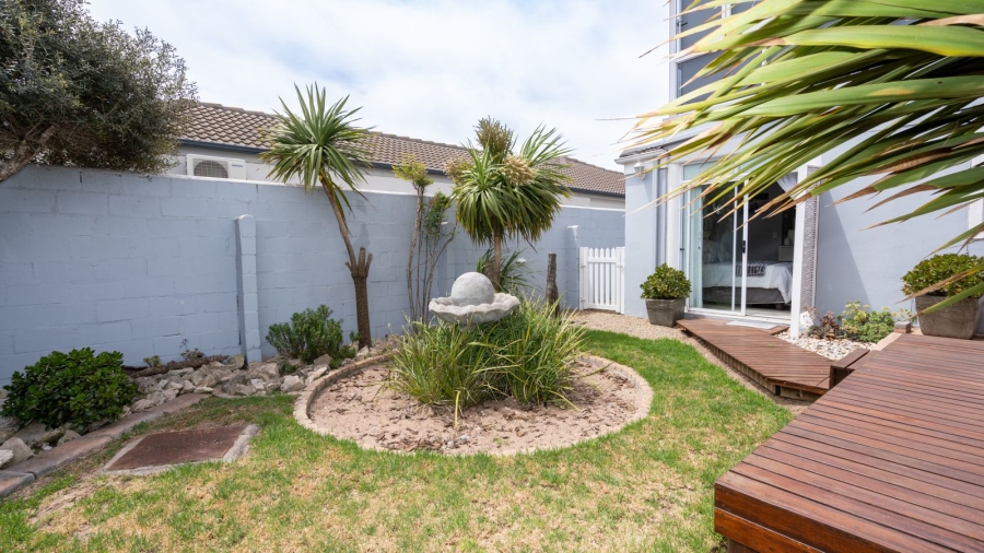 6 Bedroom Property for Sale in Country Club Western Cape